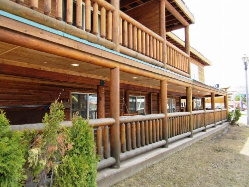 Yellowstone Country Inn image 19