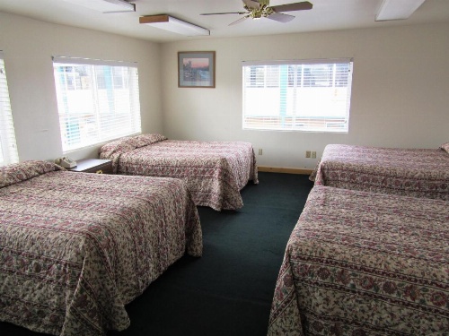 Yellowstone Country Inn image 33