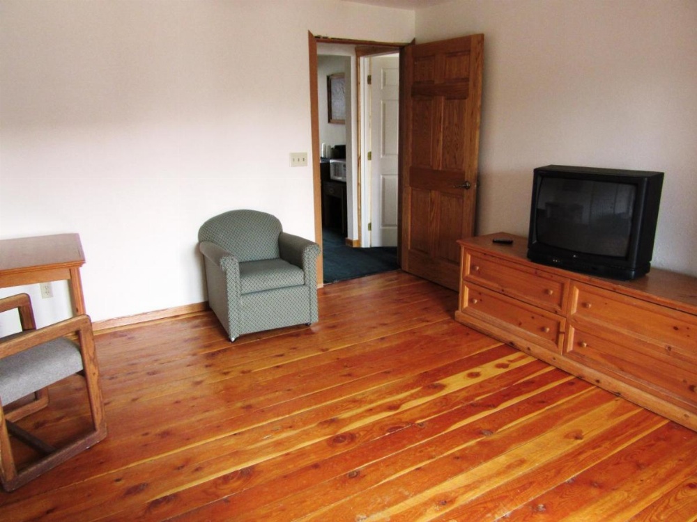 Yellowstone Country Inn Image 37