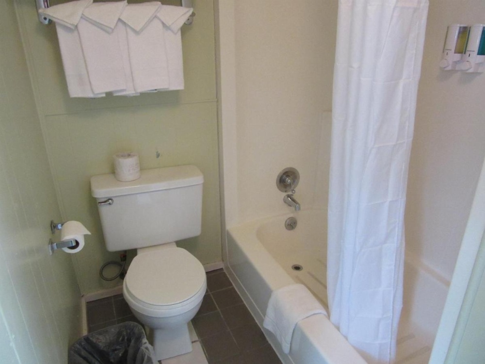 Yellowstone Country Inn Image 40