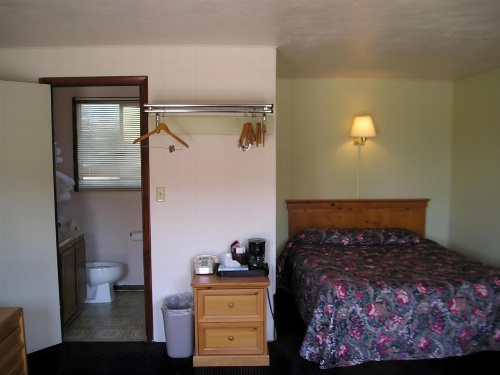 Yellowstone Country Inn image 47